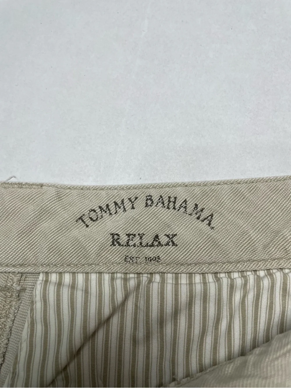 Tommy Bahama Men's Relax Cargo Shorts in Light Beige Khaki Tencel